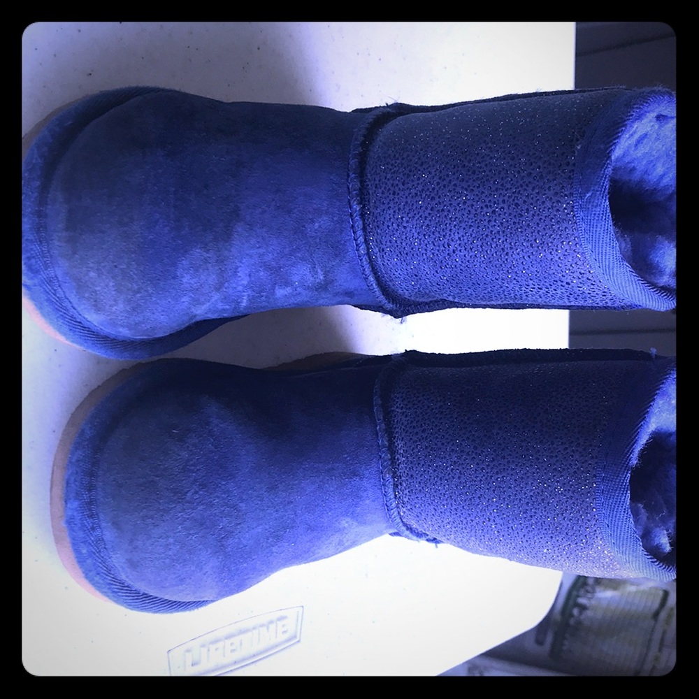 Toddler 9 uggs.